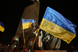Под памятником Шевченко отметили годовщину Майдана