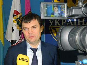 Добкин уступил пост председателя Харьковской областной федерации футбола Красникову