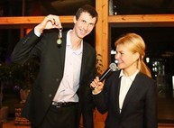 Светличная вручила бронзовому призеру Олимпиады ключи от квартиры