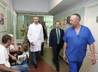 Райнин без предупреждения нагрянул с инспекцией в областную клиническую больницу (ФОТО)
