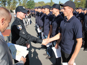 Харьковские патрульные полицейские получили дипломы (ФОТО)