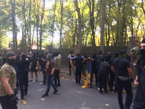 Гражданский корпус «Азов» блокировал дом Добкина в Харькове (ФОТО, ВИДЕО)