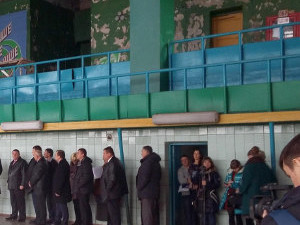 Облсовет пообещал отремонтировать больницу в Краснокутске и бассейн в Лозовой
