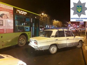 На Новых Домах троллейбус столкнулся с «Жигулями» (ФОТО)