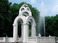 Харьковчане просят оборудовать пешеходный переход с улицы Гоголя в сквер «Зеркальная струя»