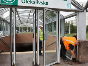 Ко Дню города в Харькове отремонтируют выходы из нескольких станций метро