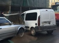 Полтавский Шлях стоит в гигантской пробке: движение трамваев заблокировано (ФОТО)