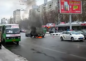 Горящая машина на Алексеевке
