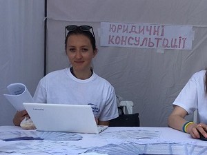 Переселенцев призывают защищать свои права и обращаться за бесплатной юридической помощью
