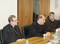 Напомнить спокойной Европе, что рядом есть страна, где люди страдают от войны