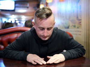 Сергей Жадан отдал президентскую премию детям из АТО