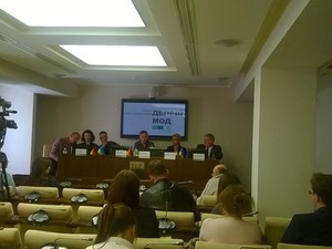 «Это смесь Чехова и панка», - режиссер Маркус Бартл о театральной премьере по Жадану
