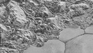 NASA показало лучшие фотографии Плутона (ВИДЕО)