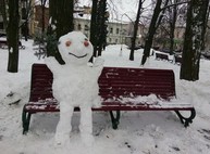 Возле Зеркальной струи проходит парад снеговиков (ФОТО)