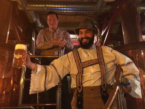 Поспешишь — людей напоишь! В Харькове досрочно стартовал Oktoberfest