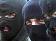 Вооруженная банда в камуфляже угнала три грузовика в селе под Харьковом