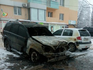 Ночью в Харькове сгорела еще одна иномарка (ФОТО)