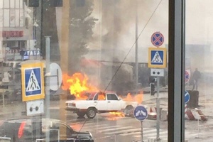 Харьков в огне — на Салтовке сгорели «Жигули»