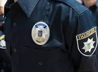 На глазах у прохожих в Харькове пырнули ножом подростка