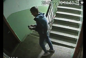 В соцсетях появилось видео с изображением квартирного вора