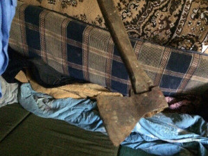 Убийство на Холодной горе: в квартире нашли тело, изрубленное топором