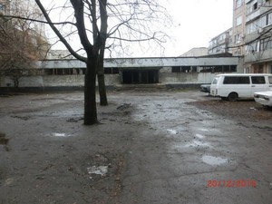 В Харькове горел наркоманский притон в заброшенном здании (ФОТО)