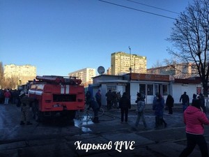 На базаре по Героев Труда сгорел киоск (ФОТО, ВИДЕО)