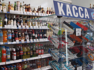 Молодые мерефянцы вскрыли 4 магазина на 20000 грн