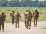Танки, которые будет передавать ВСУ Порошенко, выехали на позиции (ФОТО, онлайн-трансляция )