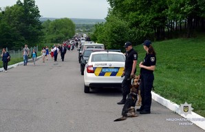 В главном торжестве Харькова на Высоте Конева приняло участие 25 тысяч горожан - полиция