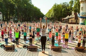 В Харькове проходит фестиваль йоги: расписание