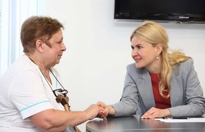 Светличная провела личный прием граждан в Харьковской областной клинической больнице