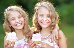 Фестиваль Dafi Twins Day собирает близнецов в Харькове