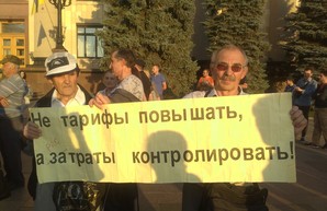 Иван Васильевич не меняет профессию: как пенсионеры не уживаются с тарифами