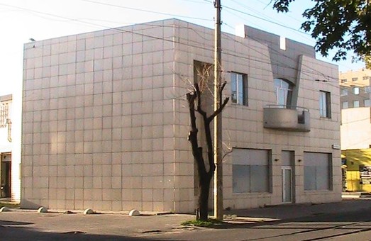Харьковское кронирование: планировалось обрезать одно дерево, обрезали одиннадцать (ФОТО)