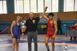 Харьковские борцы успешно выступили на домашнем чемпионате Украины