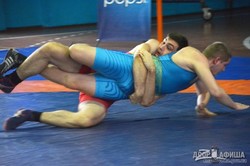 Харьковские борцы успешно выступили на домашнем чемпионате Украины