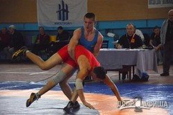 Харьковские борцы успешно выступили на домашнем чемпионате Украины