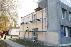 В Красноградской ЦРБ завершают утепление трех корпусов