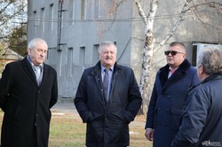 В Красноградской ЦРБ завершают утепление трех корпусов