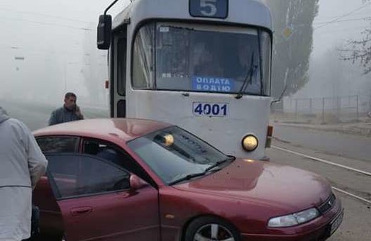 В Харькове - два ДТП с трамваями (ФОТО)