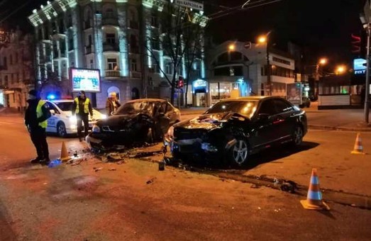 На Сумской столкнулись две иномарки: есть пострадавшие (ФОТО)