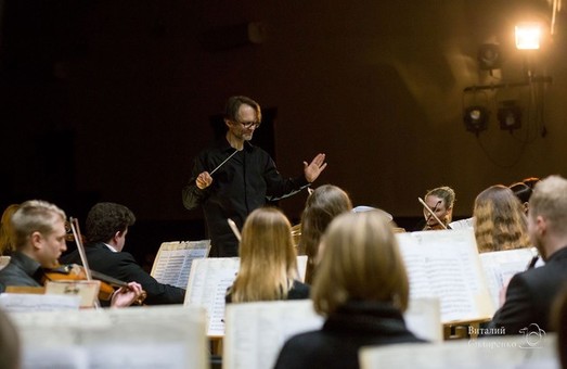 Молодежный оркестр сыграет «вкусные» произведения под руководством известного дирижера.