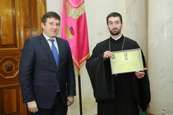 В ХОГА вручили государственные награды капелланам Харьковской епархии УПЦ КП