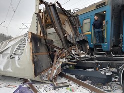Столкновение фуры и поезда под Харьковом: комментарии полиции (ФОТО)
