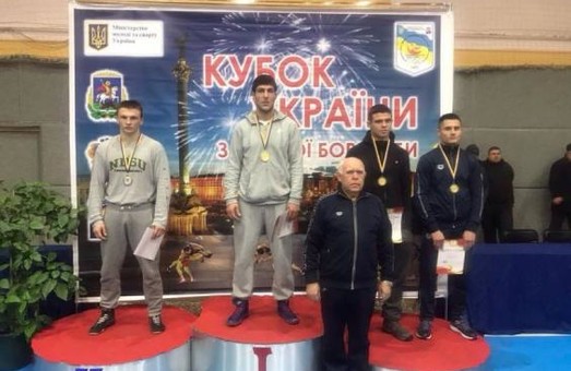 Харьковские спортсмены вернулись с медалями с чемпионата Украины по вольной борьбе
