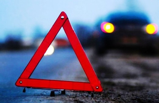 В Харькове иномарка столкнулась с каретой скорой помощи, пострадал медик (ФОТО)