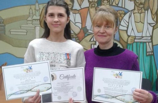Юная харьковская художница стала призером международного конкурса во Франции