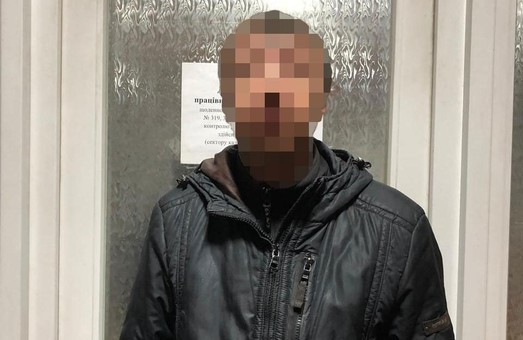 В Харькове задержан сутенер, вербовавший девушек для работы в Испании