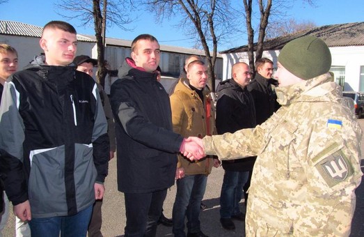 В течение года около двух тысяч жителей Харьковщины стали воинами-контрактниками